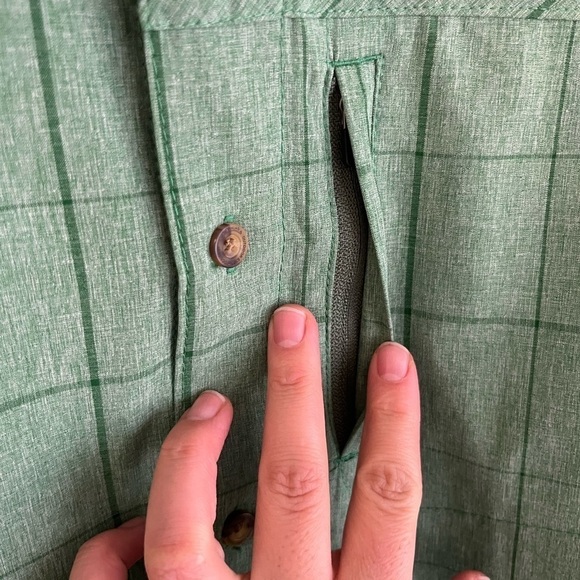 AVALANCHE Man Green Full Button Down Shirt with Zip Pocket, Size Small - Picture 3 of 7